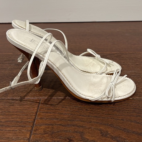Andrew Stevens Studio White Strappy Sandals Size 8 - Picture 3 of 6